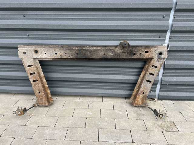 Балка под радиатор нижняя 8200431050 RENAULT