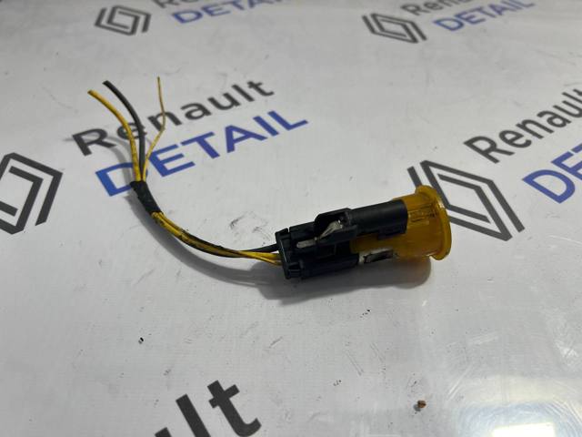 Розетка прикуривателя 8200467790 RENAULT