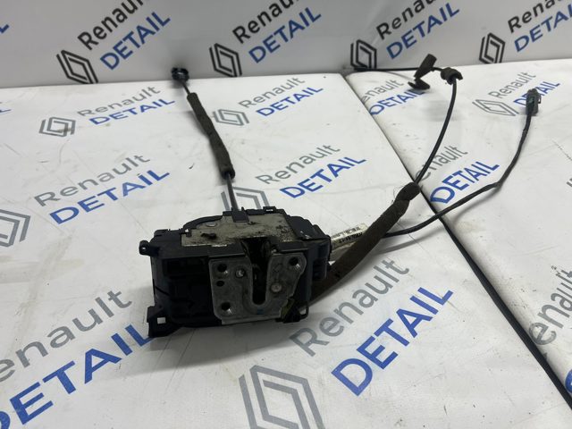 Замок двери боковой сдвижной правой 8200542366 RENAULT