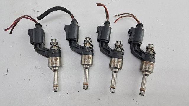VAG 03C906036F Форсунка впрыска топлива в наличии Полтава