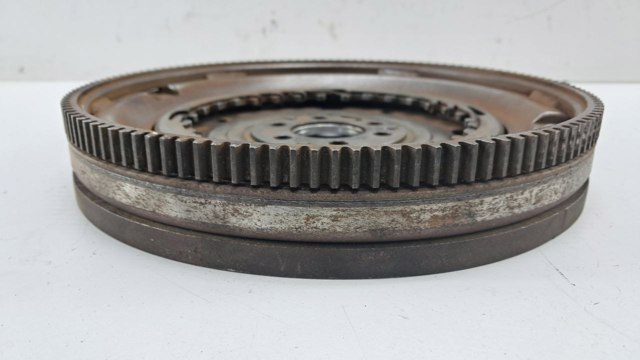Маховик сцепления 03L105266DB VAG
