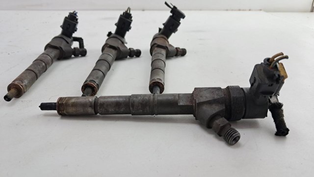 Форсунка дизельная в сборе 0445110327 OPEL