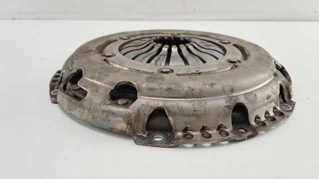 04E141026A VAG Корзина сцепления купить в Павлоград