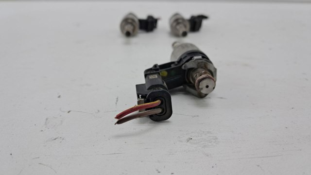 VAG 04E906036AL Форсунка впрыска топлива в наличии Житомир