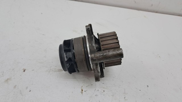 Насос охлаждающей жидкости Фольксваген Гольф IV