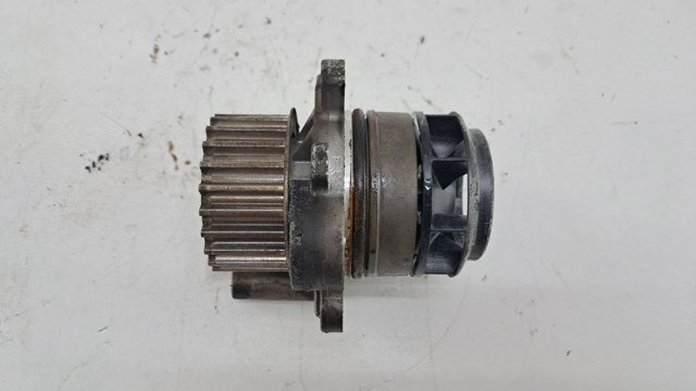 VAG 06A121031C Помпа водяная (насос) охлаждения в наличии Житомир