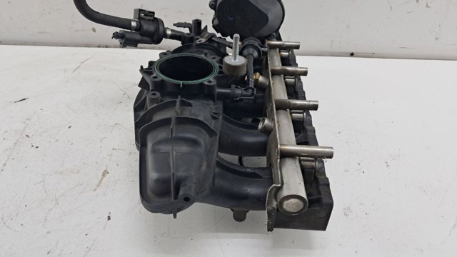 VAG 06F133201P Впускной коллектор в наличии Киев