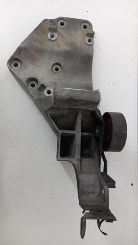 Кронштейн компрессора кондиционера 11910EB300 NISSAN