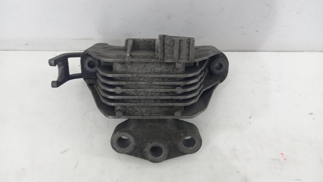 Правая подушка двигателя 13294212 OPEL