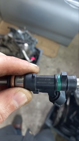 Форсунка дизельная в сборе 166008740R RENAULT