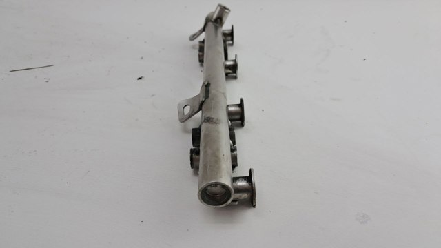 Распределитель топлива 175204385R NISSAN