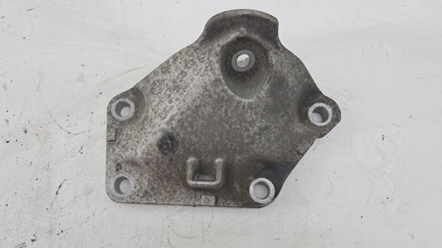22116768521 BMW Кронштейн подушки (опоры) двигателя левой купить в Винница