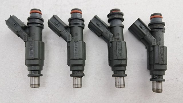 Форсунка инжектора 232500D030 TOYOTA