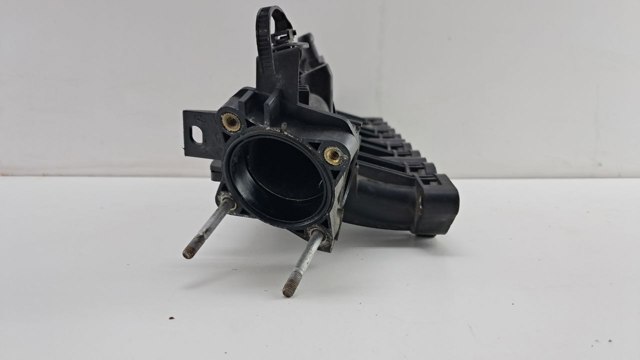 Впускной коллектор 283102B600 HYUNDAI