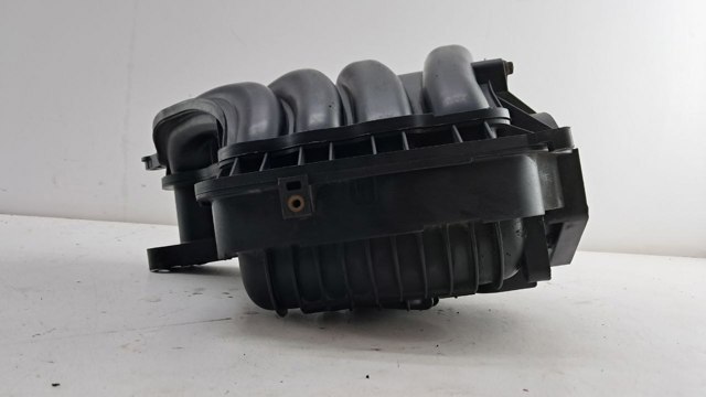 HYUNDAI 283112B000 Коллектор впускной в наличии Полтава