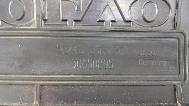 30650895 VOLVO Крышка двигателя купить в Львов