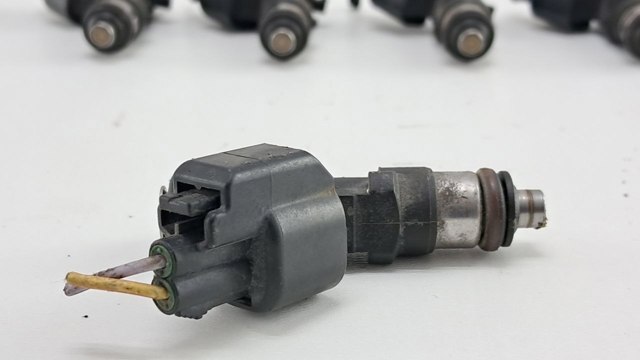 VOLVO 30757534 Топливные форсунки в наличии Запорожье
