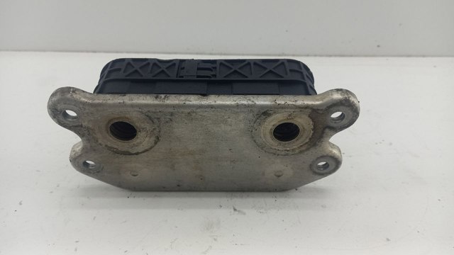 VOLVO 30774483 Радиатор масляный в наличии Каменское