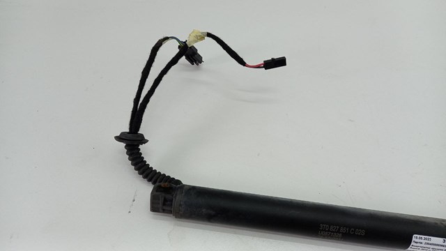 3T0827851C Амортизатор крышки багажника (двери 3/5-й задней) купить Сумы