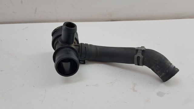 4F0122293A VAG Фланец системы охлаждения (тройник) купить в Сумы