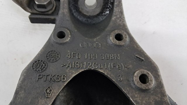 Кронштейн подушки (опоры) двигателя, правой 4F0199308N VAG