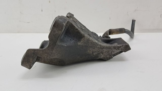VAG 4F0199308N Кронштейн подушки (опоры) двигателя правой в наличии Николаев