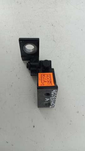 Петля передней двери 4G0831402A VAG
