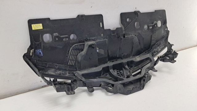 RENAULT 628101467R Кронштейн решетки радиатора в наличии Полтава