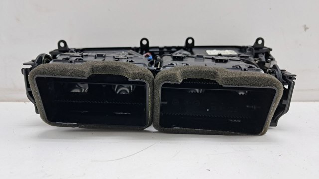 Решетка воздуховода 64229142590 BMW