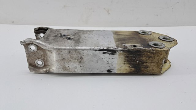 Крепление бампера 7158893 BMW