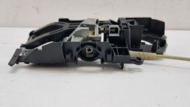 BMW 7187228 Держатель наружной ручки двери правых дверей в наличии Львов