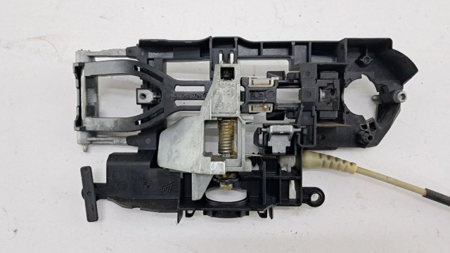BMW 7187228 Держатель наружной ручки двери правых дверей в наличии Черновцы