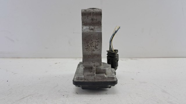Блок дроссельной заслонки 7618838 BMW