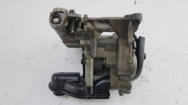 Насос маслозакачивающий 7823009 BMW