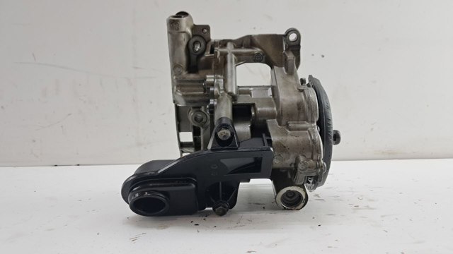 7823009 BMW Масляный насос купить в Украина
