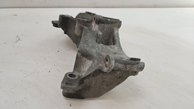 8200669495 RENAULT Кронштейн генератора купить в Киев