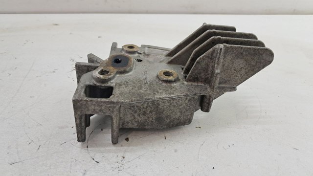 RENAULT 8200771226 Кронштейн крепления форсунки в наличии Кривой Рог