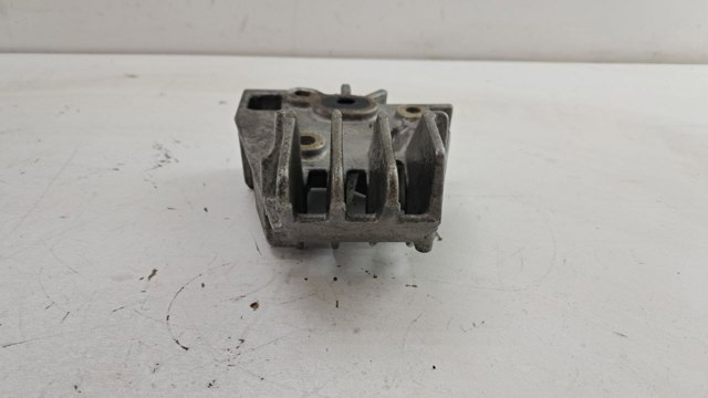 RENAULT 8200771226 Кронштейн крепления форсунки в наличии Кривой Рог