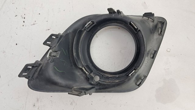 8321A385 MITSUBISHI Ободок (окантовка) фары противотуманной левой купить в Черновцы