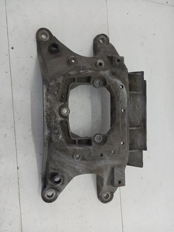 8K0399263K Балка крепления коробки передач купить Кривой Рог