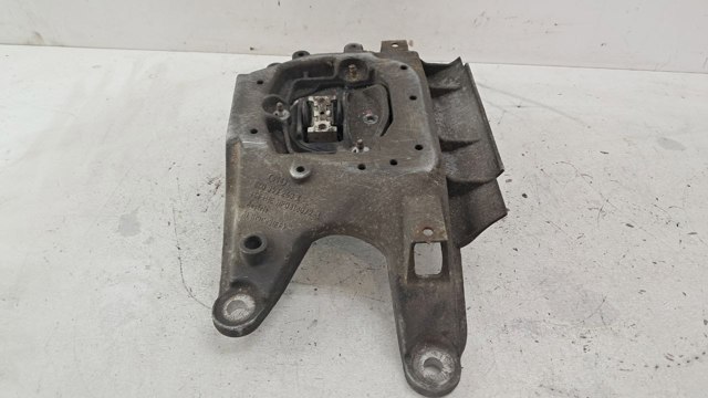 VAG 8K0399263K Балка крепления коробки передач в наличии Киев