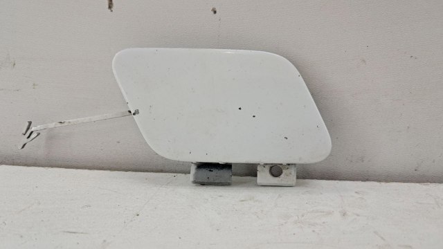 Заглушка буксировочного крюка в передний бампер 8P0807241B VAG