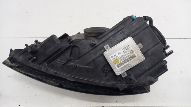 VAG 8P0941004BB Правая фара в наличии Ужгород