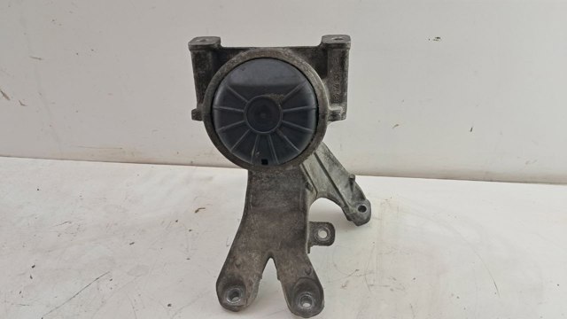 8R0199381 Правая подушка двигателя купить Одесса