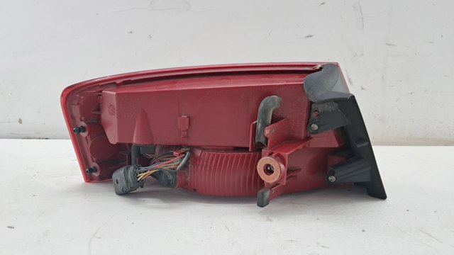Фара задняя правая внешняя 8T8945096D VAG