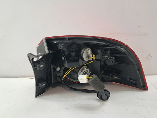 Фонарь задний левый, внешний 924011W2 HYUNDAI