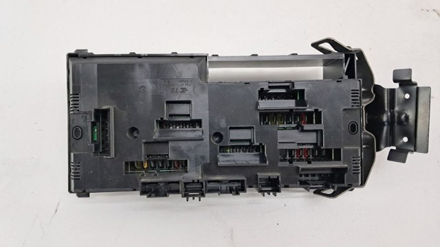 Коробка предохранителей 9252816 BMW