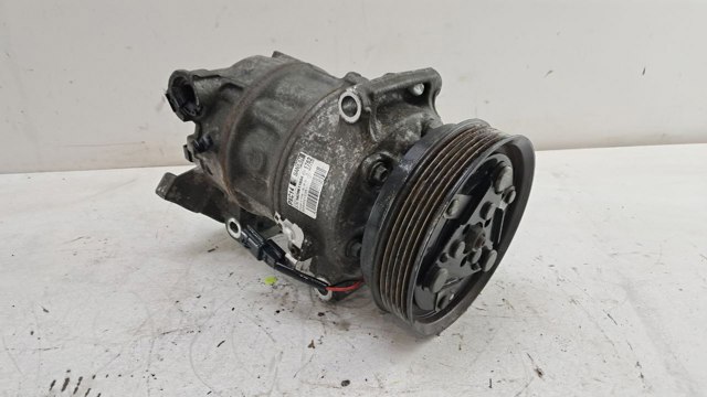 RENAULT 926003123R Компрессор кондиционера в наличии Украина