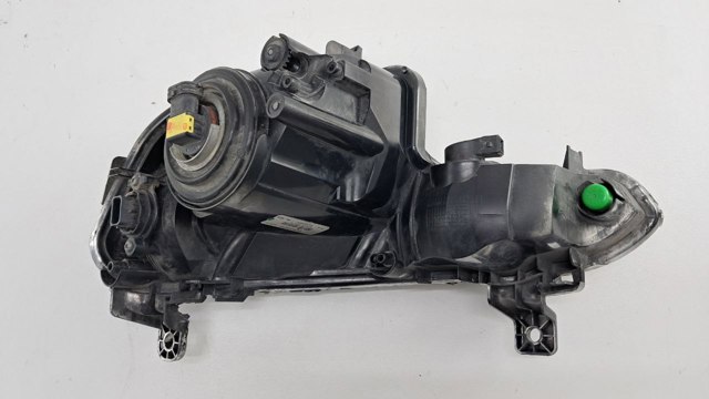 Правая противотуманная фара 9670476180 PEUGEOT