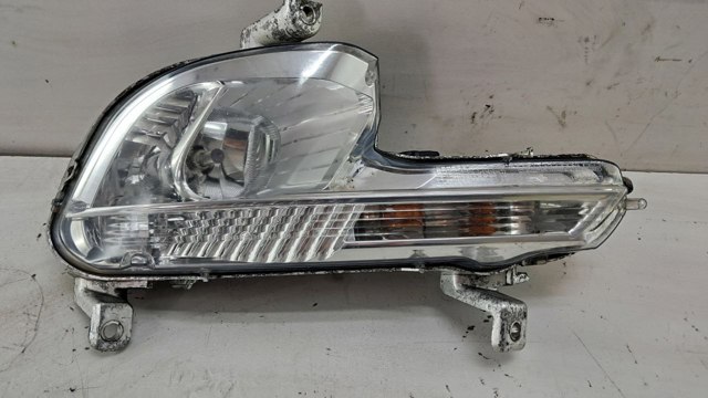 Противотуманка левая 9670476280 PEUGEOT